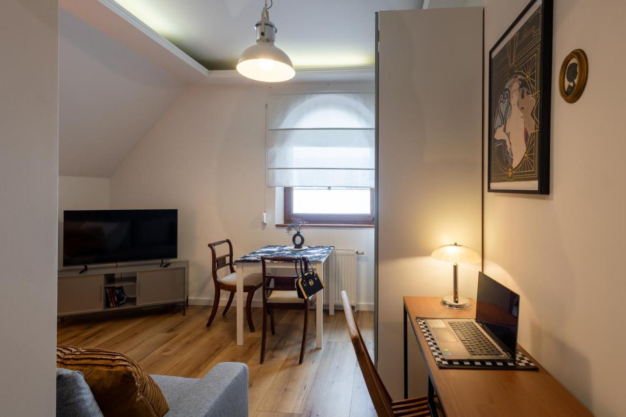 Studio Apartment